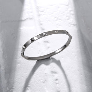 Stud Bangle Thin