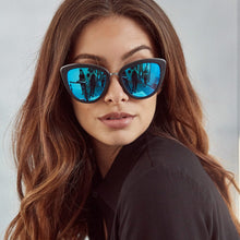 Marquee Polarized