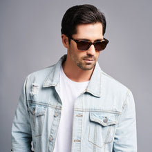Outsider Polarized